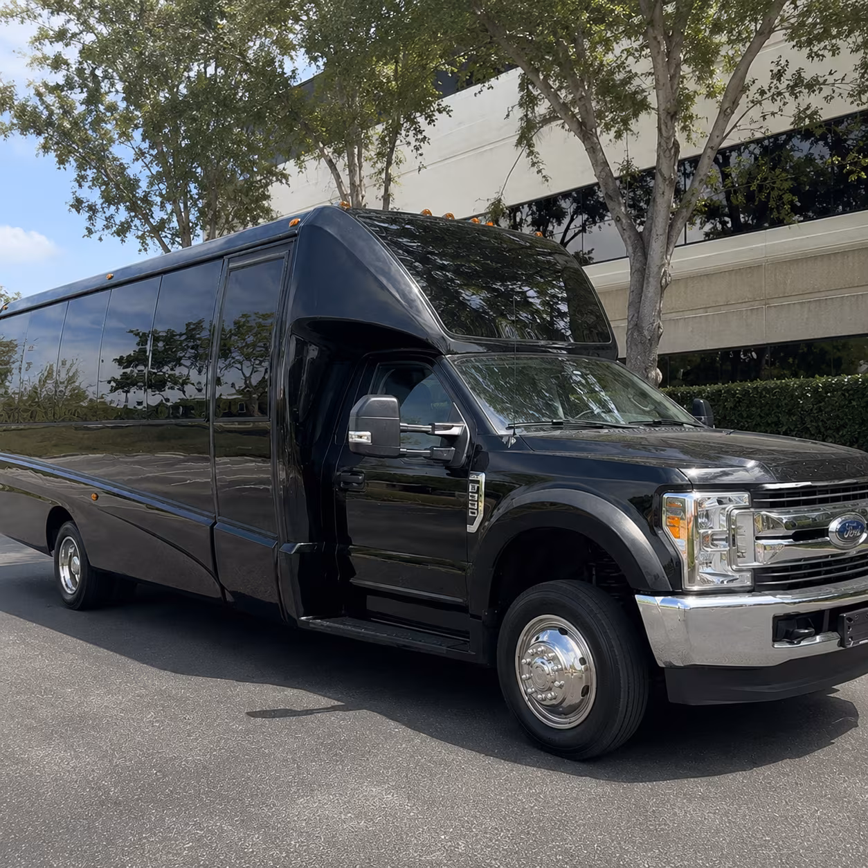 Portsmouth Winery Tour & Pub Crawl Transportation